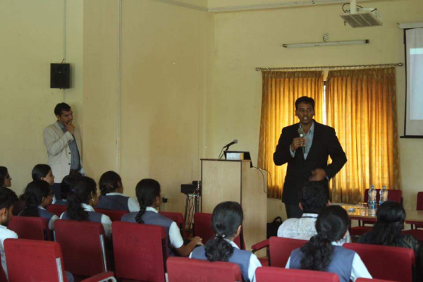 Himma International Academy Team talks to CE students