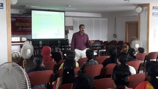 ME faculty delivered a talk on career planning at Palakkad