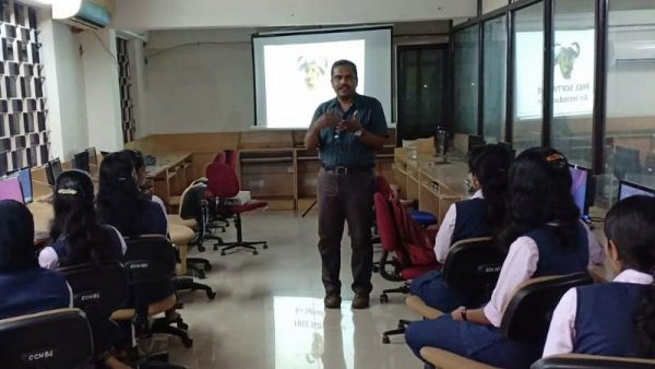 MCA faculty member presents talks in ICFOSS workshop at MES College, Marampilly