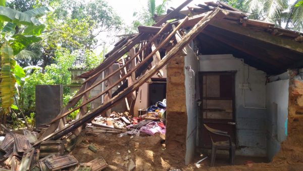 CE Dept faculty members visit flood affected houses