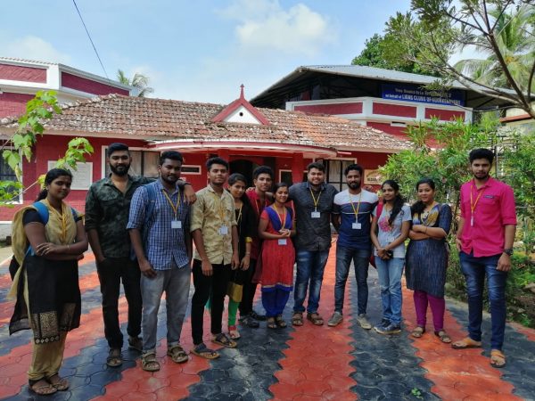 NSS volunteers visit Old Age Home at Nedupuzha