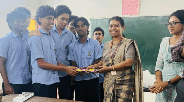 CE Dept & VIBE Team conduct hands-on session titled “Girder Builder: From Curiosity to Creation – Discovering Engineering Pathways,”