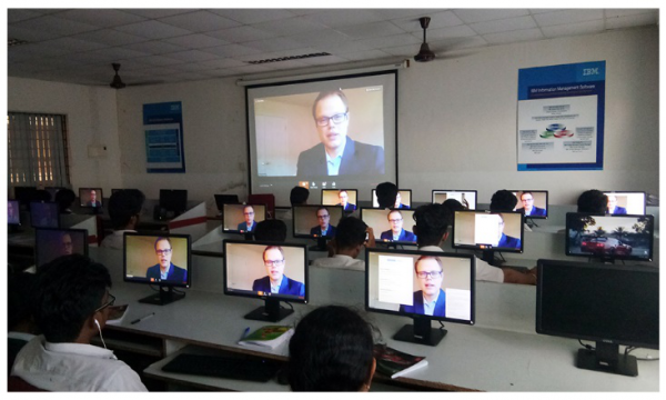 US expert holds webinar on "AI Today and Tomorrow" for students and faculty of Vidya