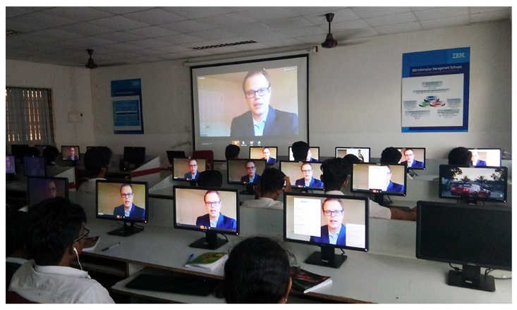 US expert holds webinar on AI Today and Tomorrow for students and faculty of Vidya