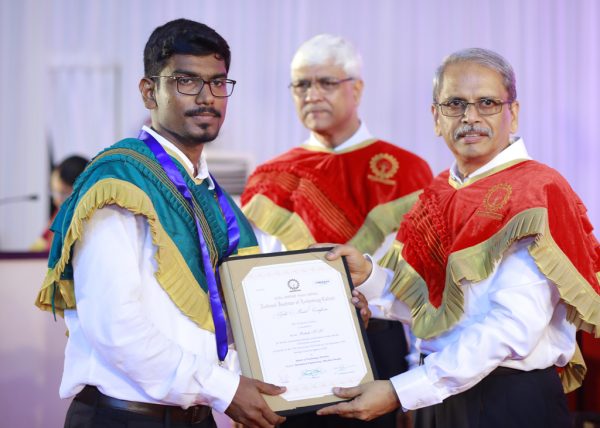 NIT Calicut awards gold medal to Vidya's alumnus for academic excellence in M Tech
