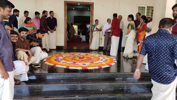 Academicians turn stage performers: Vidya's staff and faculty celebrate Onam