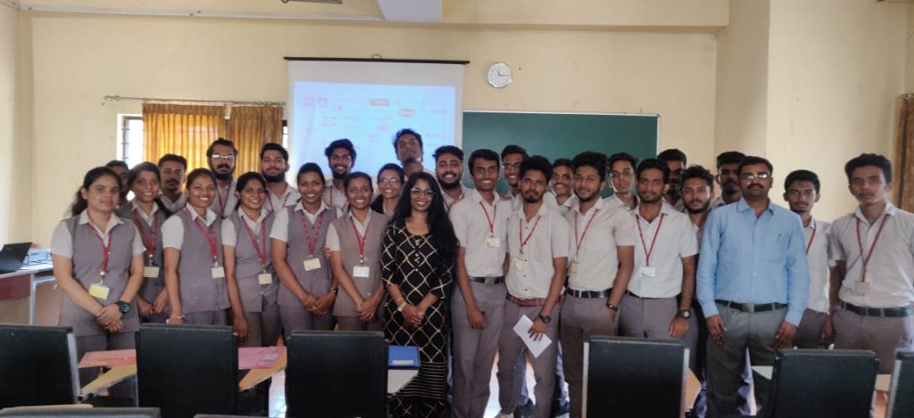 Participating students with the Onmex panel members