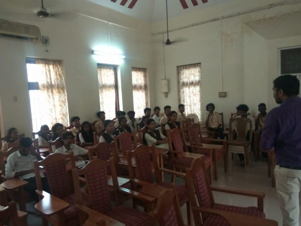CSE faculty gives a talk on artificial intelligence at Sri Rama Polytechnic College, Thriprayar
