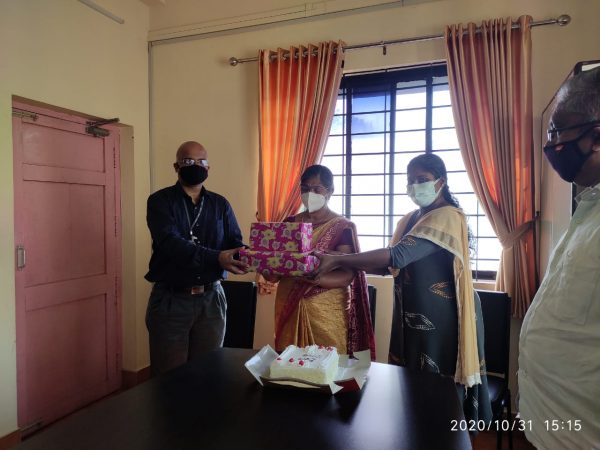 Admin Office staff bids farewell to Ms Kunjamma Devassy