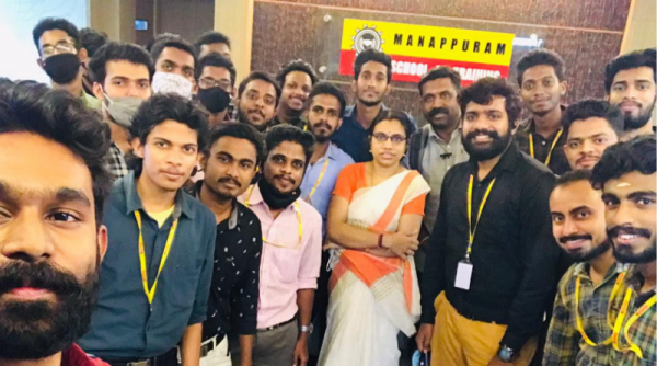 Vidya staff train Manappuram Finance staff in software