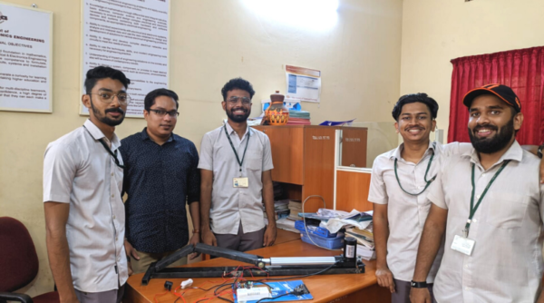 An Innovative equipment by EEE Students to make physiotherapy smarter