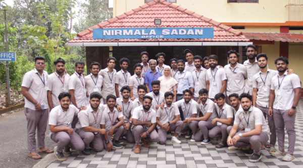 ME students bring a magnificent past alive by celebrating  Kerala Piravi with the inmates of Nirmala Sadan
