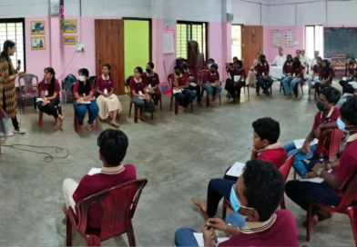VSEC Student Volunteers extend support for conducting a session to School Students