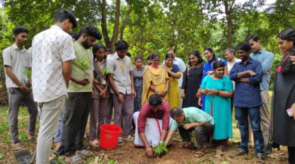 NSS students of Vidya jointly with Velur Gram Panchayat plant tree saplings