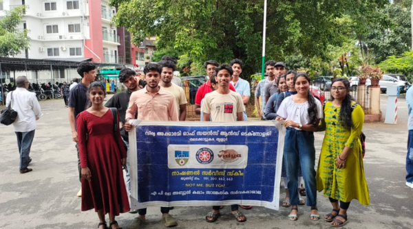 Cleanliness drive at Guruvayur Railway Station by NSS volunteers