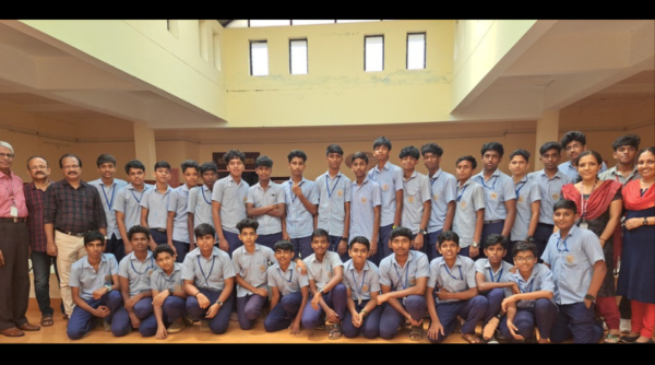 ECE Dept conducts Field visit of Little Kites IT Club - St. Francis HSS, Mattom to Vidya Campus